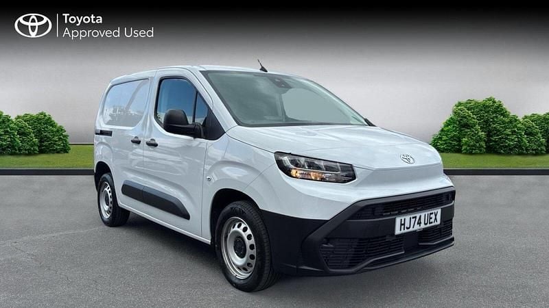 Icy white Used 2024 Toyota Proace City Active MPV | £14,999 (Fair price) - Image 1/2
