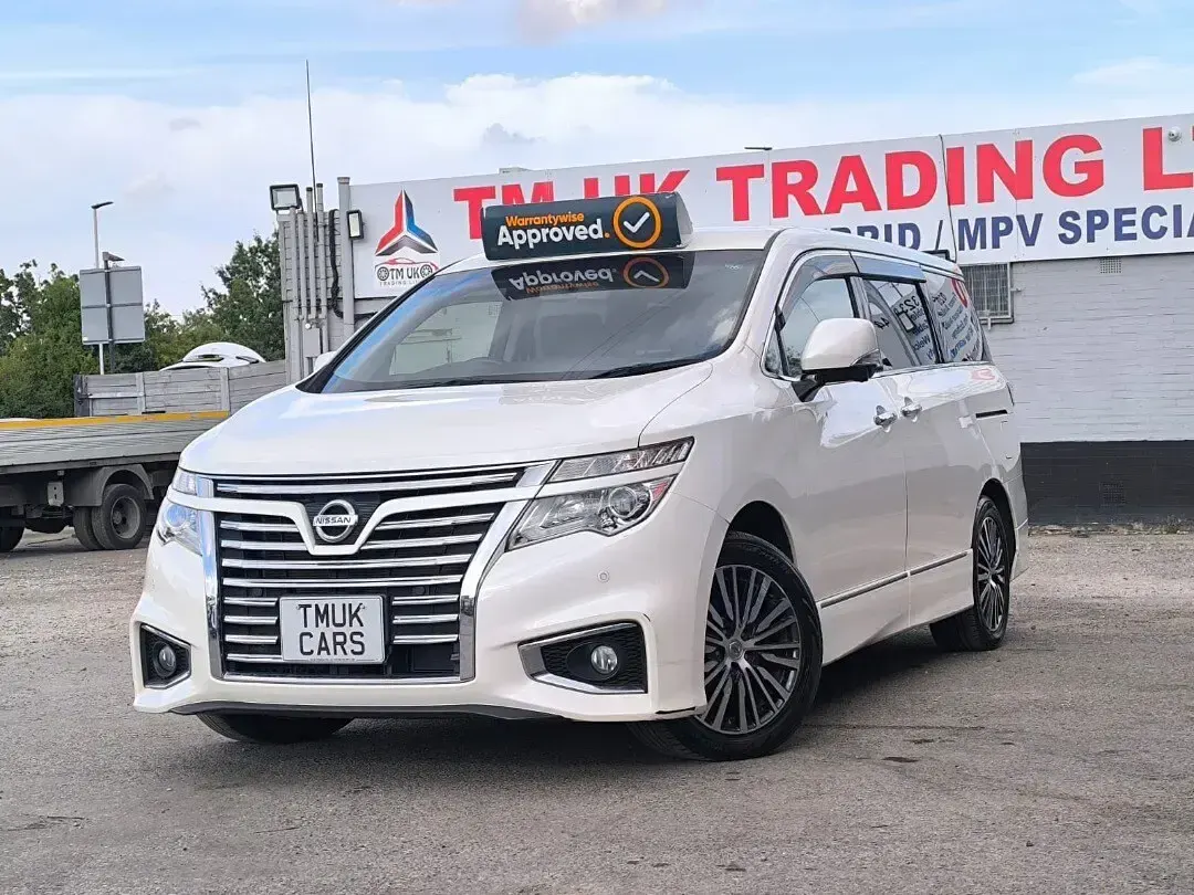 Used Nissan Elgrand Premium Edition 2018 White MPV