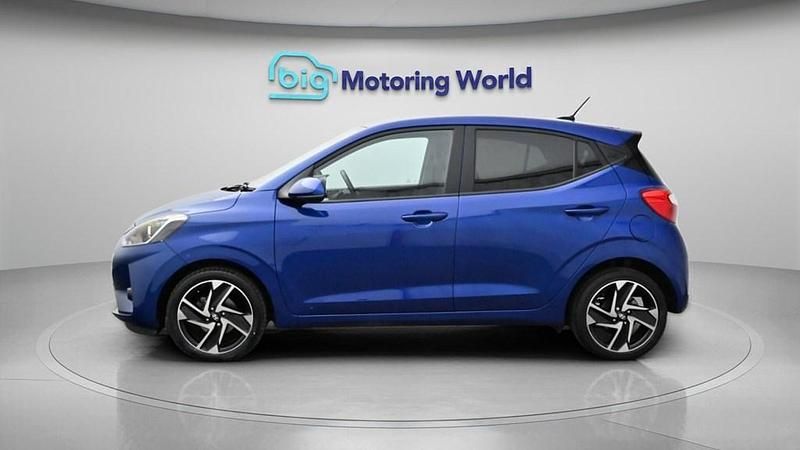 Used Hyundai i10 Premium 84 HP (61 kW) 2022 Blue Hatchback