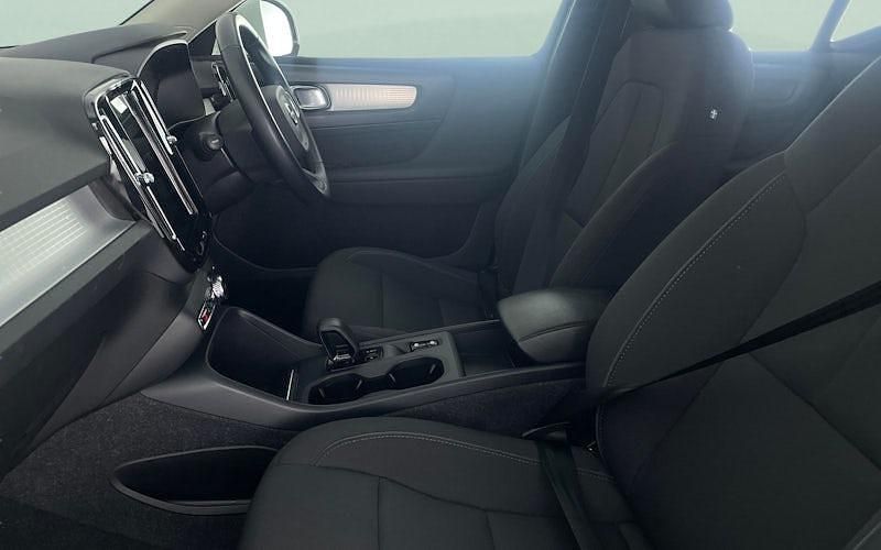 Used Volvo XC40 Inscription 211 HP (155 kW) 2021 White SUV