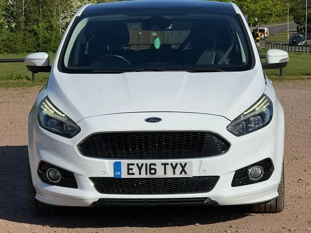Begagnad Ford S-MAX Sport 2016 Vit Minibuss