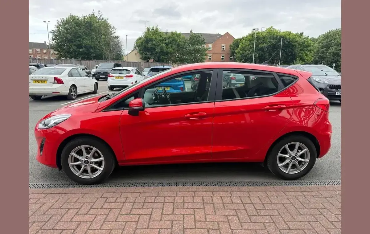 Used Ford Fiesta Zetec 99 HP (72 kW) 2019 Red Hatchback
