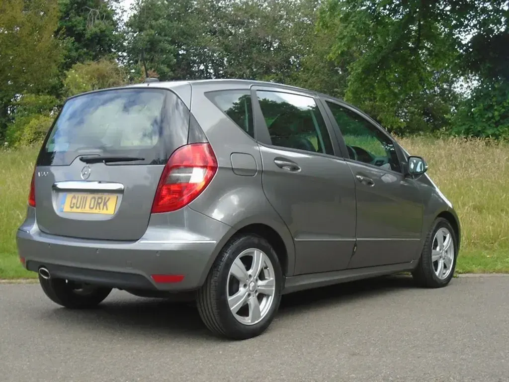 Used Mercedes A160 Avantgarde 95 HP (69 kW) 2011 Grey Hatchback