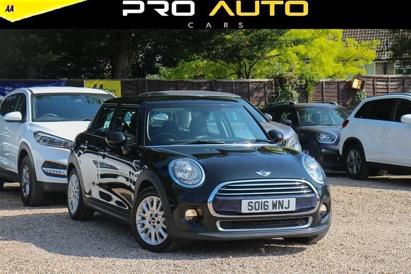 Black Used 2016 Mini Cooper Hatch Hatchback | £5,000 (Good price) - Image 1/4