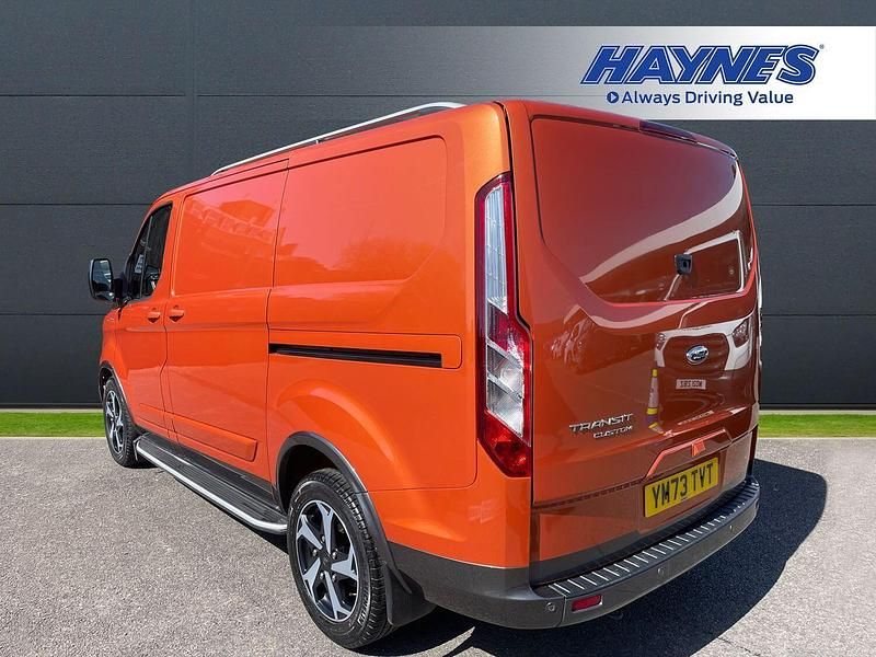Usado Ford Transit Custom Active 170 HP (125 kW) 2023 Laranja Van
