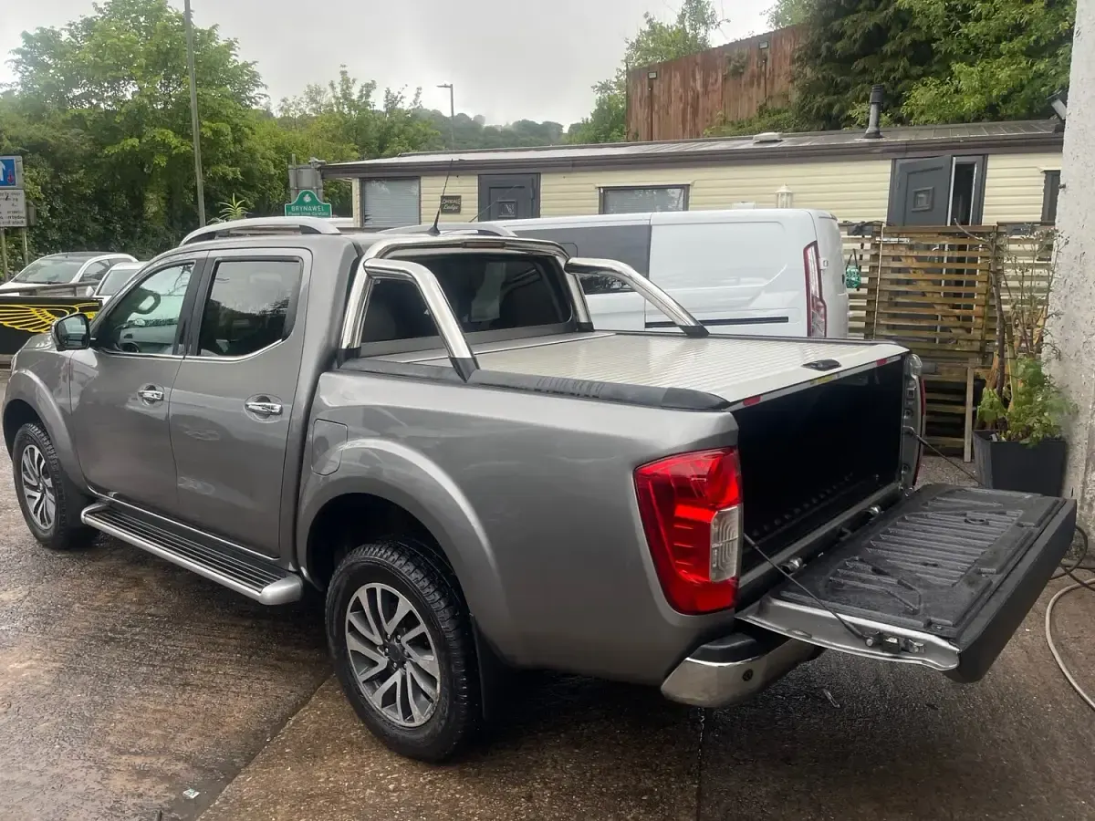 Used Nissan Navara Tekna 2017 Grey Pickup