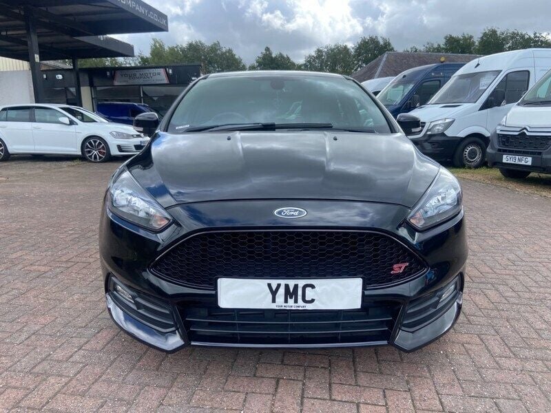 Used Ford Focus ST 185 HP (136 kW) 2017 Black Hatchback