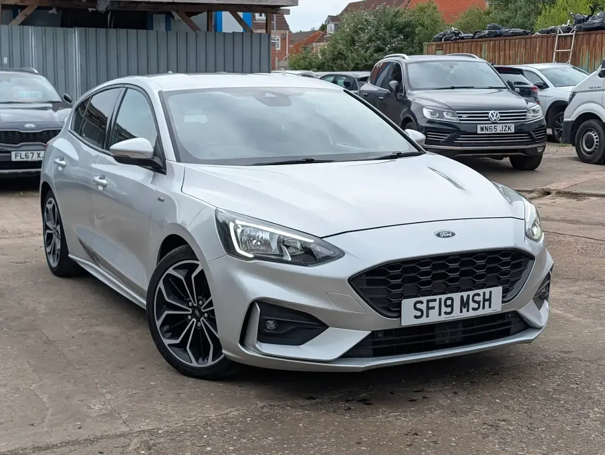 Used Ford Focus ST-Line X 125 HP (91 kW) 2019 Silver Hatchback