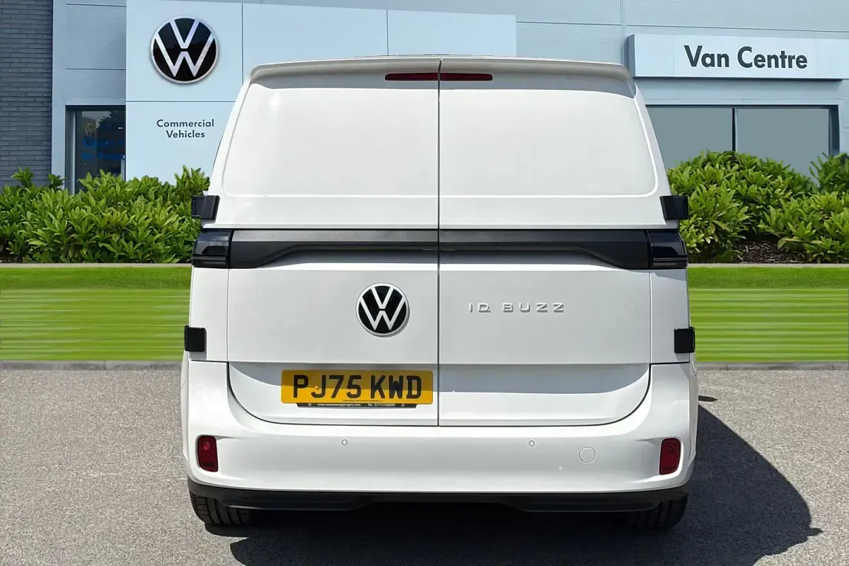 Used VW ID. Buzz 210 kW (286 HP) 2025 White MPV
