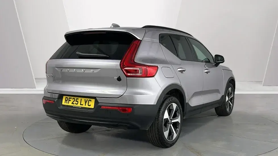 Used Volvo XC40 Plus 161 HP (118 kW) 2025 Silver SUV