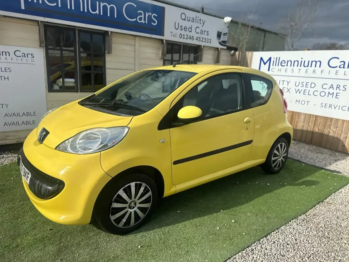 Used Peugeot 107 68 HP (50 kW) 2007 Yellow Hatchback