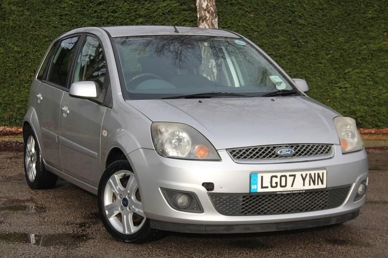 Silver Used 2007 Ford Fiesta Zetec Hatchback | £995 (Fair price) - Image 1/4