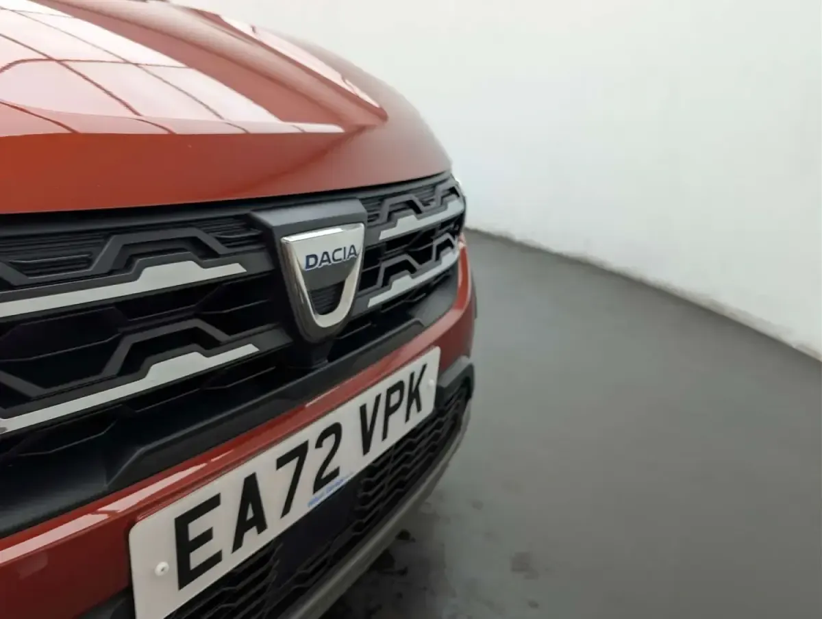 Usado Dacia Jogger Extreme 110 HP (80 kW) 2022 Castanho Monovolume