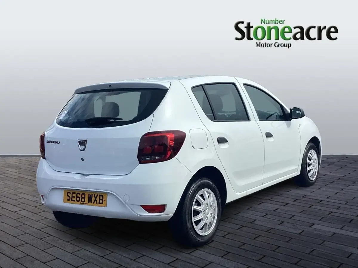 Begagnad Dacia Sandero Essentiel 72 HK (52 kW) 2019 Vit Halvkombi