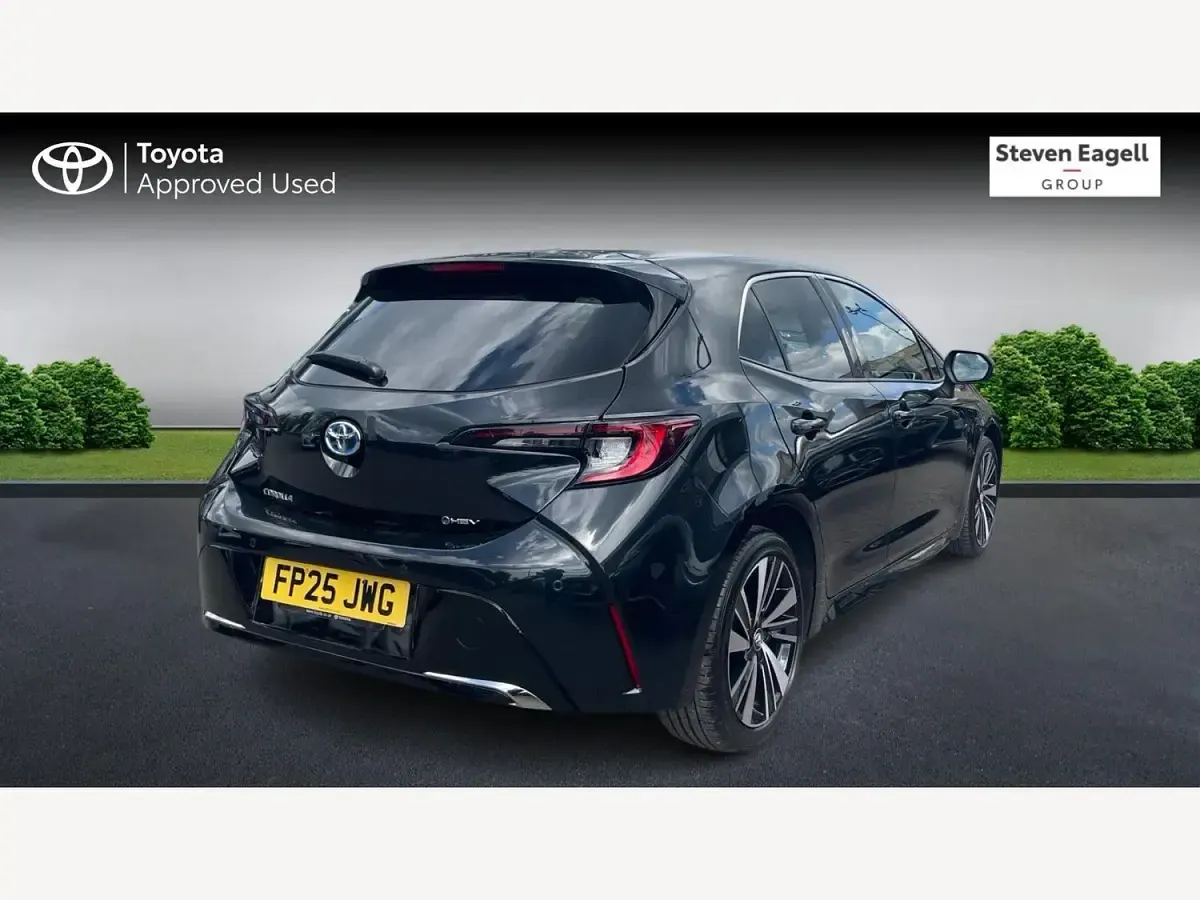 Used Toyota Corolla Design 140 HP (102 kW) 2025 Black Hatchback