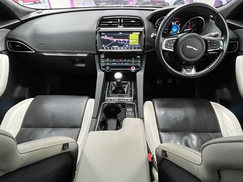 Used Jaguar F-Pace R-Sport 163 HP (119 kW) 2018 Silver SUV