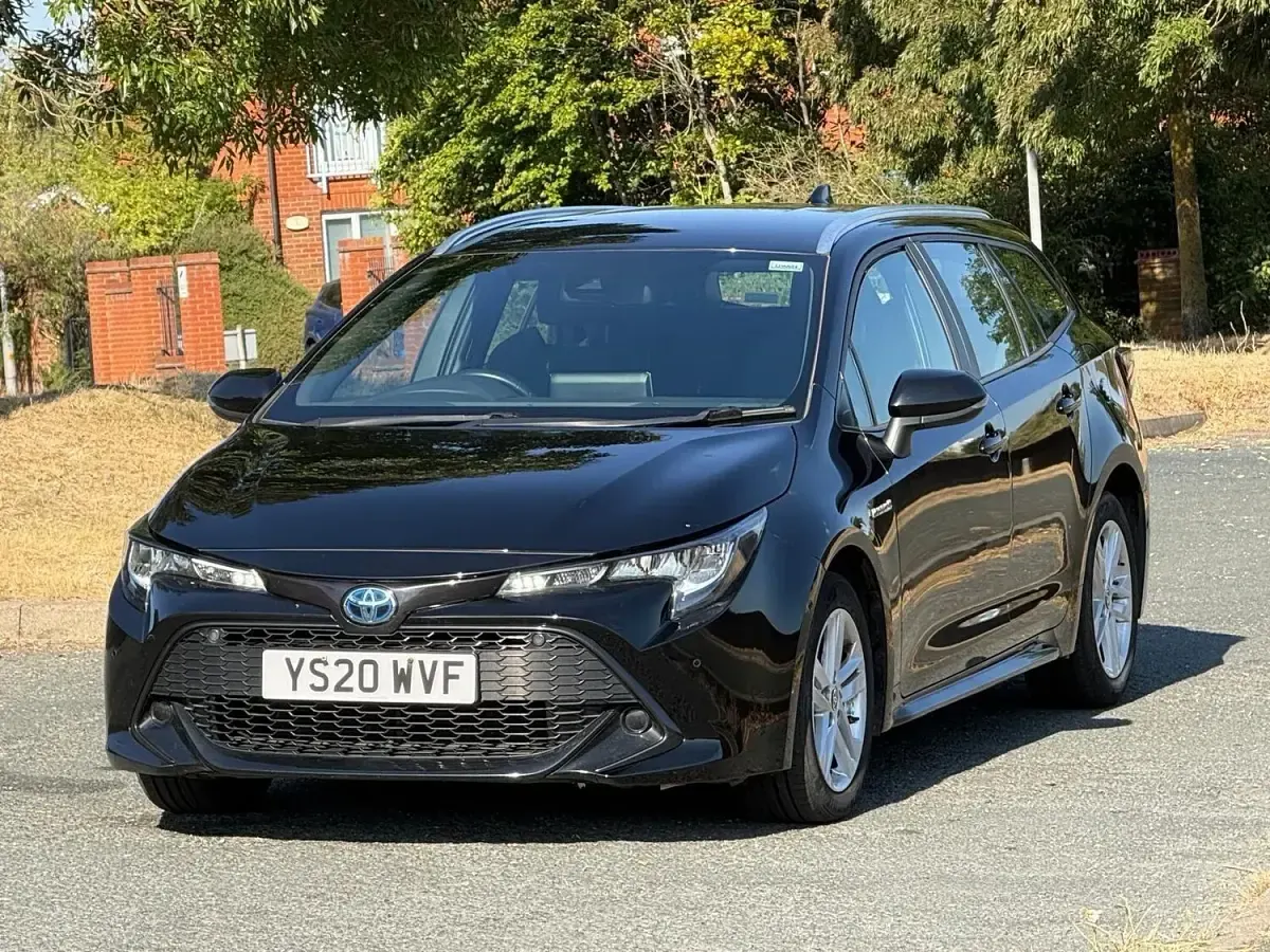 Used Toyota Corolla 122 HP (89 kW) 2020 Black Estate