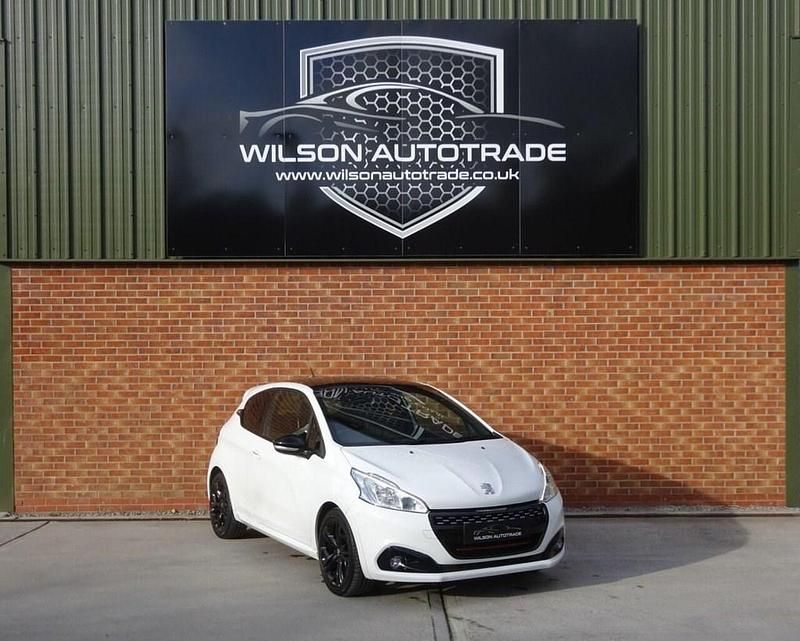 Used Peugeot 208 Prestige 208 HP (152 kW) 2018 White Hatchback