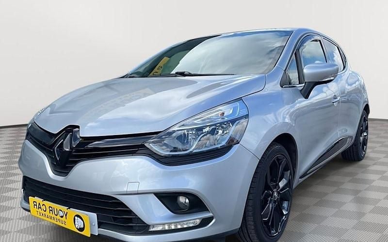 Używany Renault Clio IV Iconic 90 KM (66 kW) 2019 Srebrny Hatchback