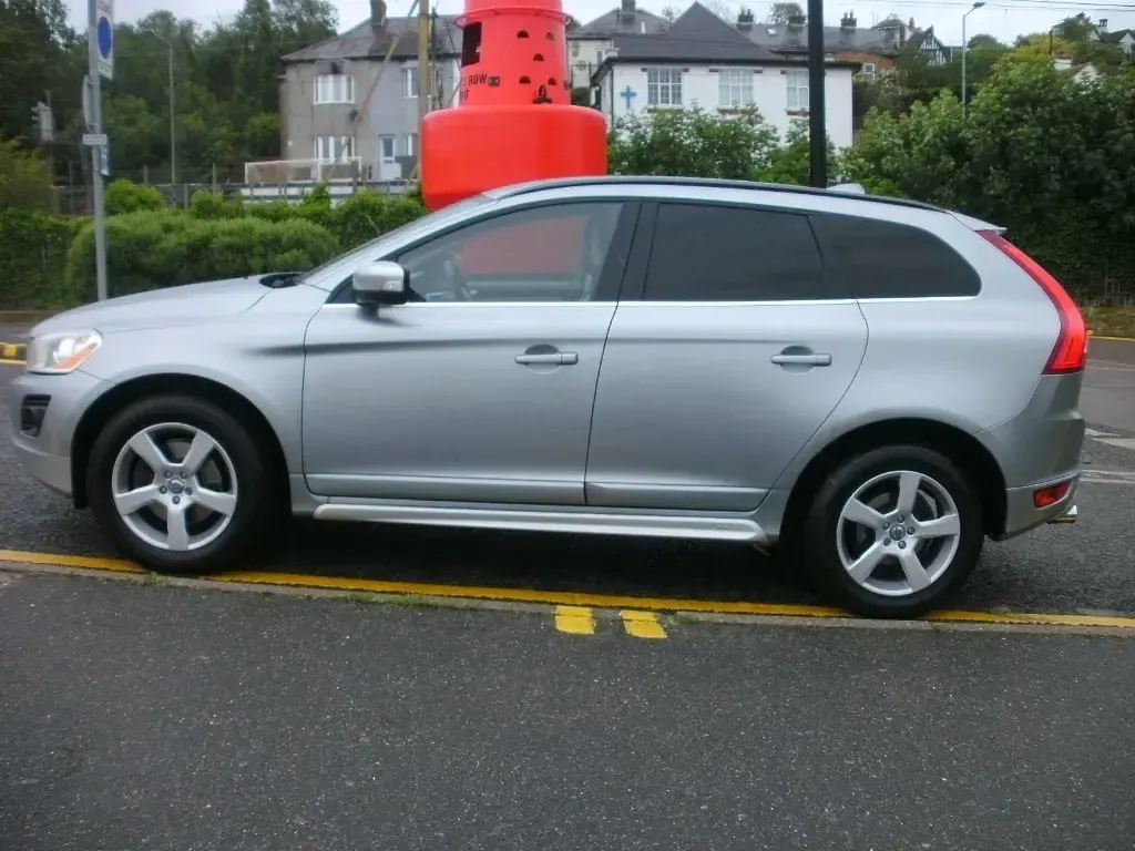 Used Volvo XC60 R-Design 2010 Silver SUV