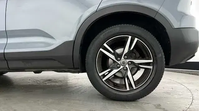Used Volvo XC40 R-Design 163 HP (119 kW) 2022 SUV