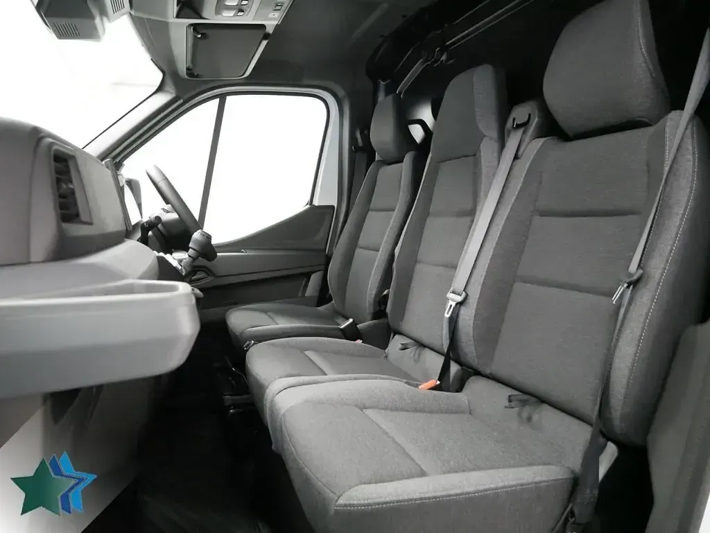 New Renault Master 130 HP (95 kW) 2026 White MPV