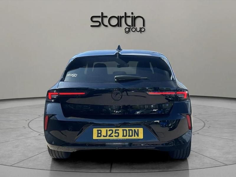 Used Vauxhall Astra Ultimate 128 HP (94 kW) 2025 Black Hatchback