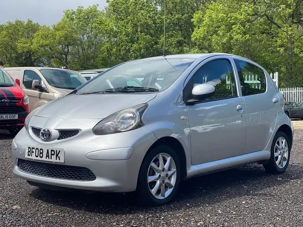 Used Toyota Aygo Platinum 67 HP (49 kW) 2008 Silver Hatchback