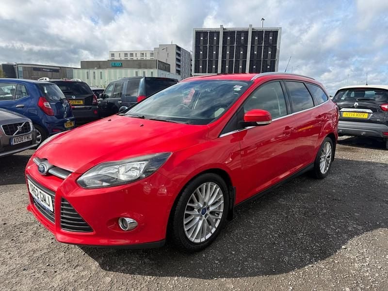 Usado Ford Focus Zetec 115 HP (84 kW) 2012 Vermelho Carrinha