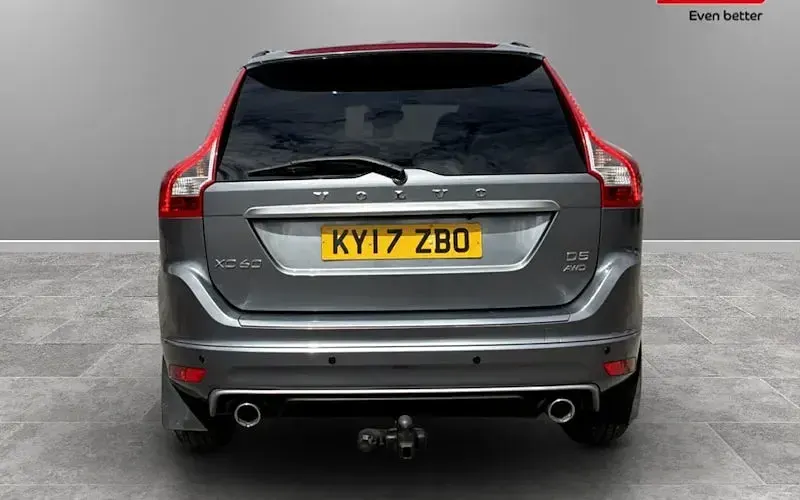 Used Volvo XC60 R-Design 220 HP (161 kW) 2017 SUV