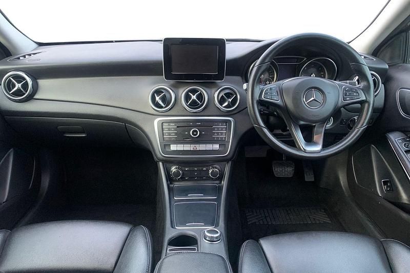 Used Mercedes GLA200 SE 136 HP (100 kW) 2017 Grey SUV