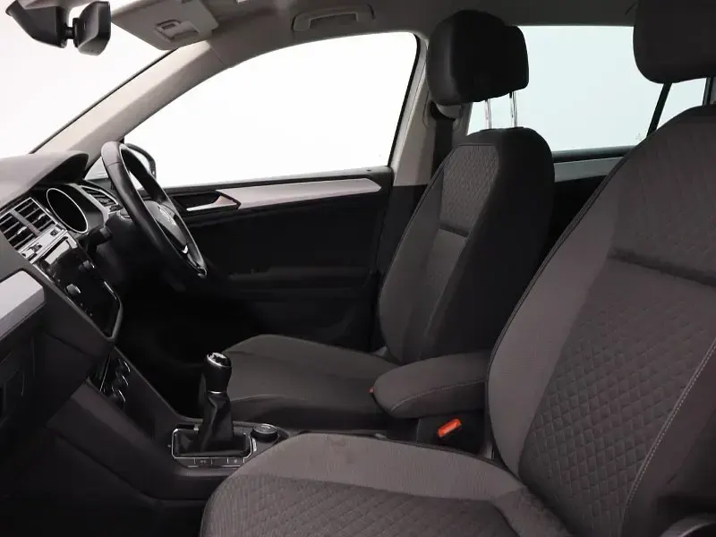 Second-hand VW Tiguan SE 150 CP (110 kW) 2019 Alb SUV