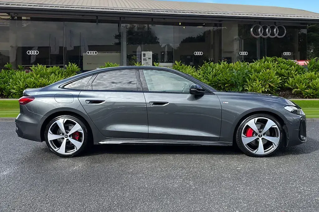 Used Audi A5 Comfort 204 HP (150 kW) 2025 Grey Sedan