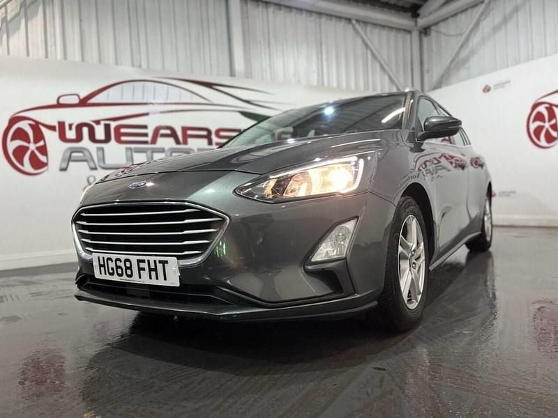 Used Ford Focus Zetec 95 HP (69 kW) 2019 Grey Estate