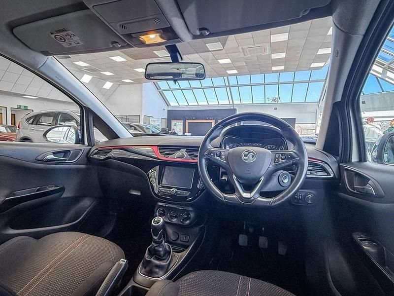 Used Vauxhall Corsa SRi 90 HP (66 kW) 2019 White Hatchback