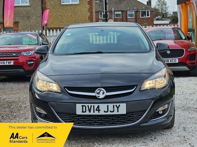 Second-hand Vauxhall Astra SRi 165 CP (121 kW) 2014 Negru Hatchback