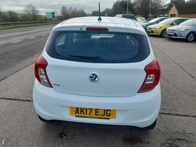 Used Vauxhall Viva 75 HP (55 kW) 2017 White Hatchback