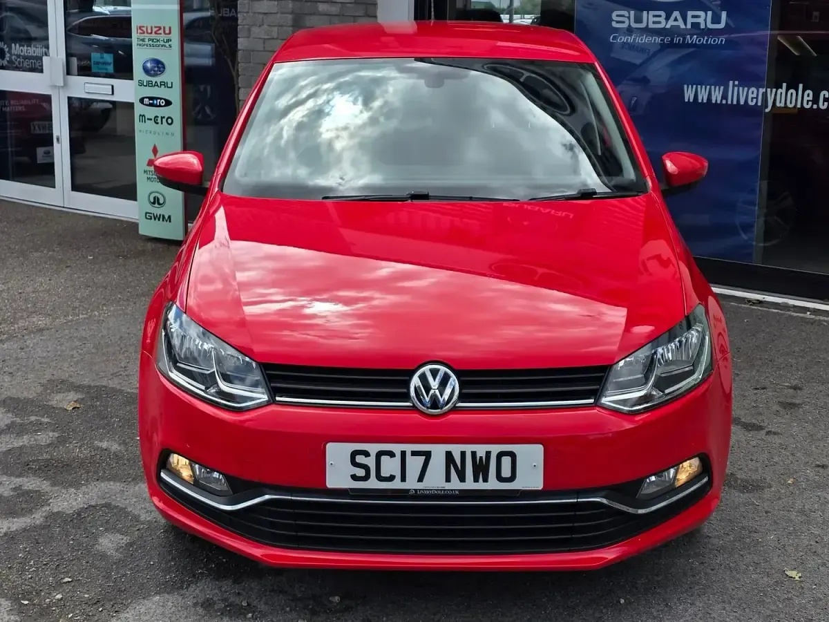 Used VW Polo Edition 60 HP (44 kW) 2017 Red Hatchback