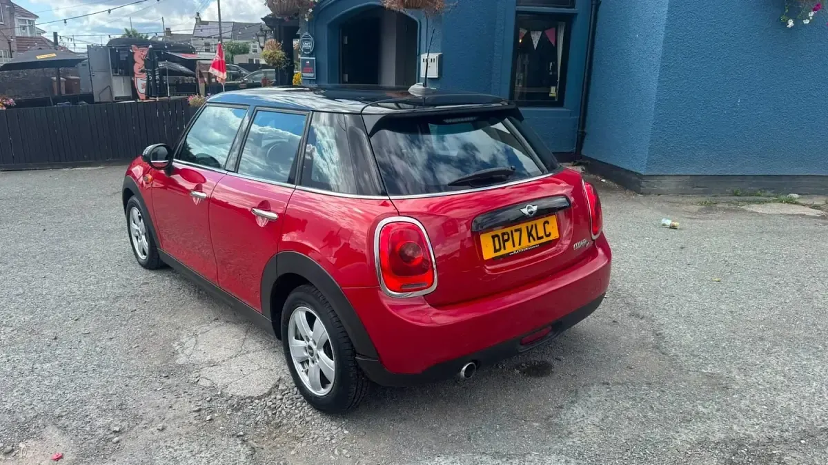 Used Mini Cooper D Hatch 116 HP (85 kW) 2017 Red Hatchback