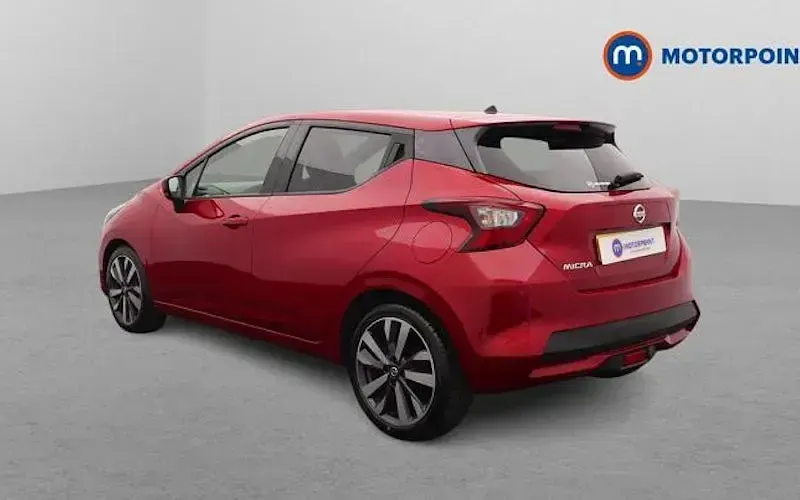 Używany Nissan Micra Tekna 90 KM (66 kW) 2019 Czerwony Hatchback