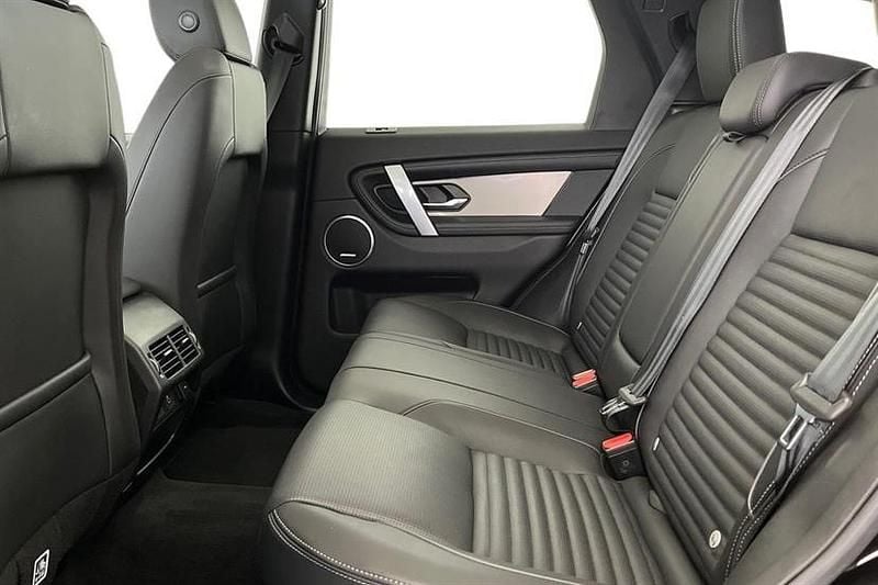 Second-hand Land Rover Discovery Sport SE Dynamic 204 CP (150 kW) 2024 Negru SUV