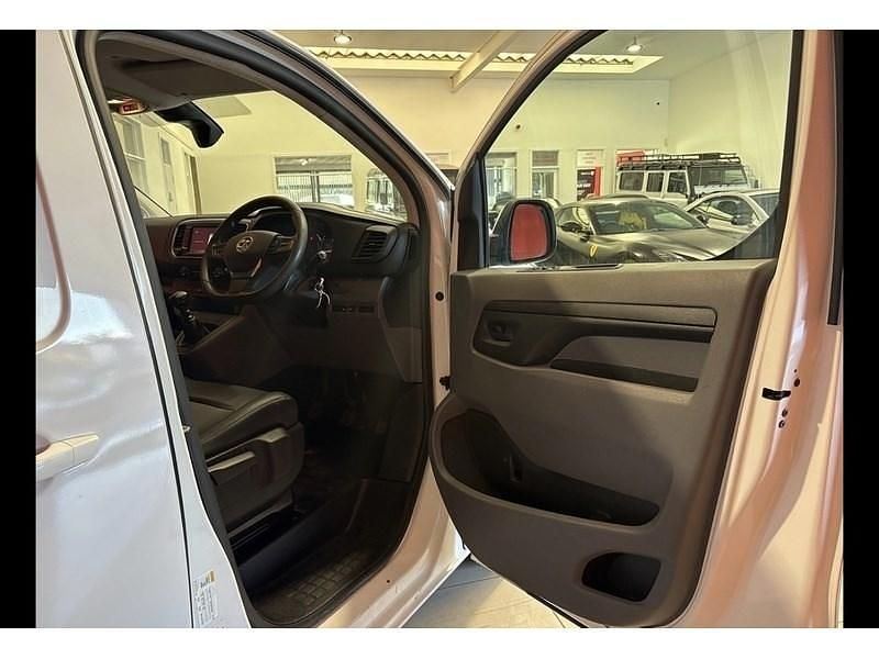 Used Vauxhall Vivaro 100 HP (73 kW) 2023 White MPV
