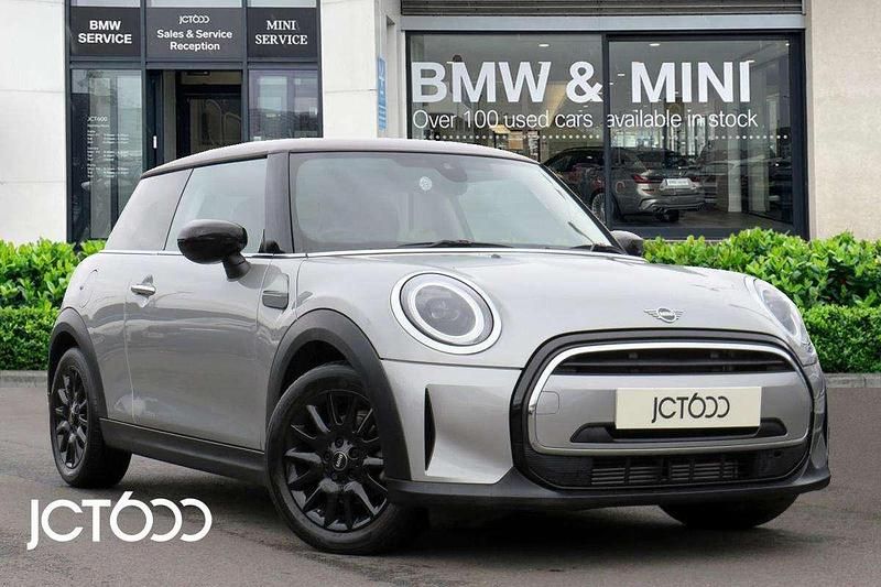 Used Mini Cooper Classic 134 HP (98 kW) 2022 Silver Hatchback