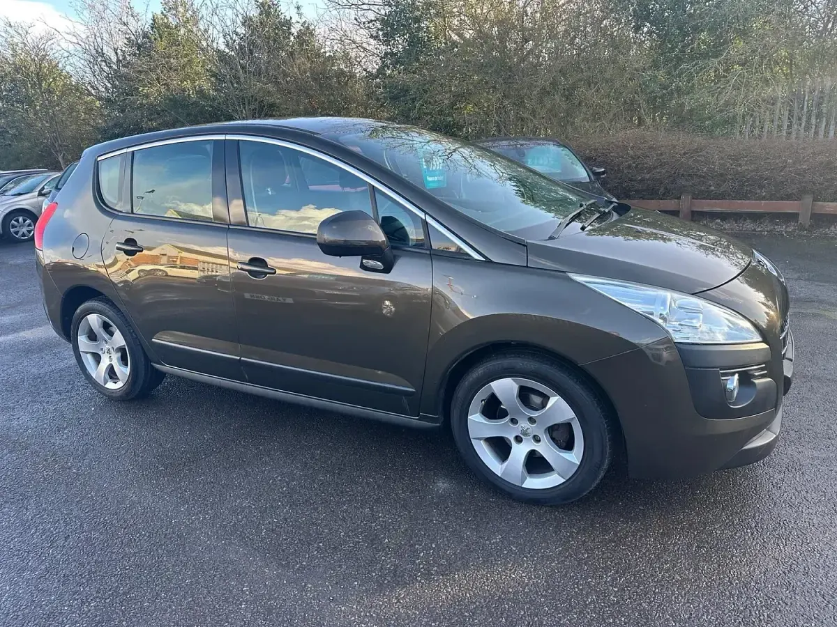 Used Peugeot 3008 Sport 112 HP (82 kW) 2010 Brown Estate
