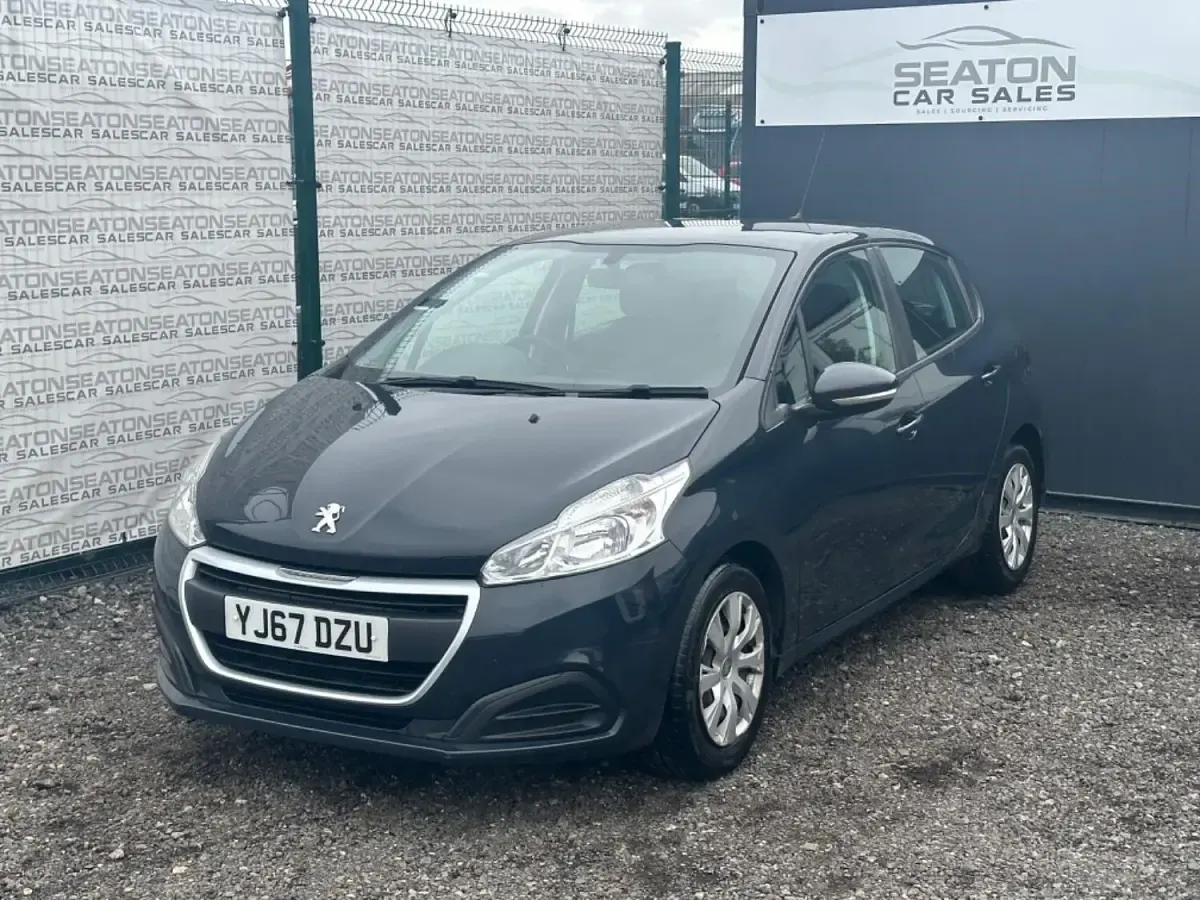 Używany Peugeot 208 Access 100 KM (73 kW) 2017 Szary Hatchback