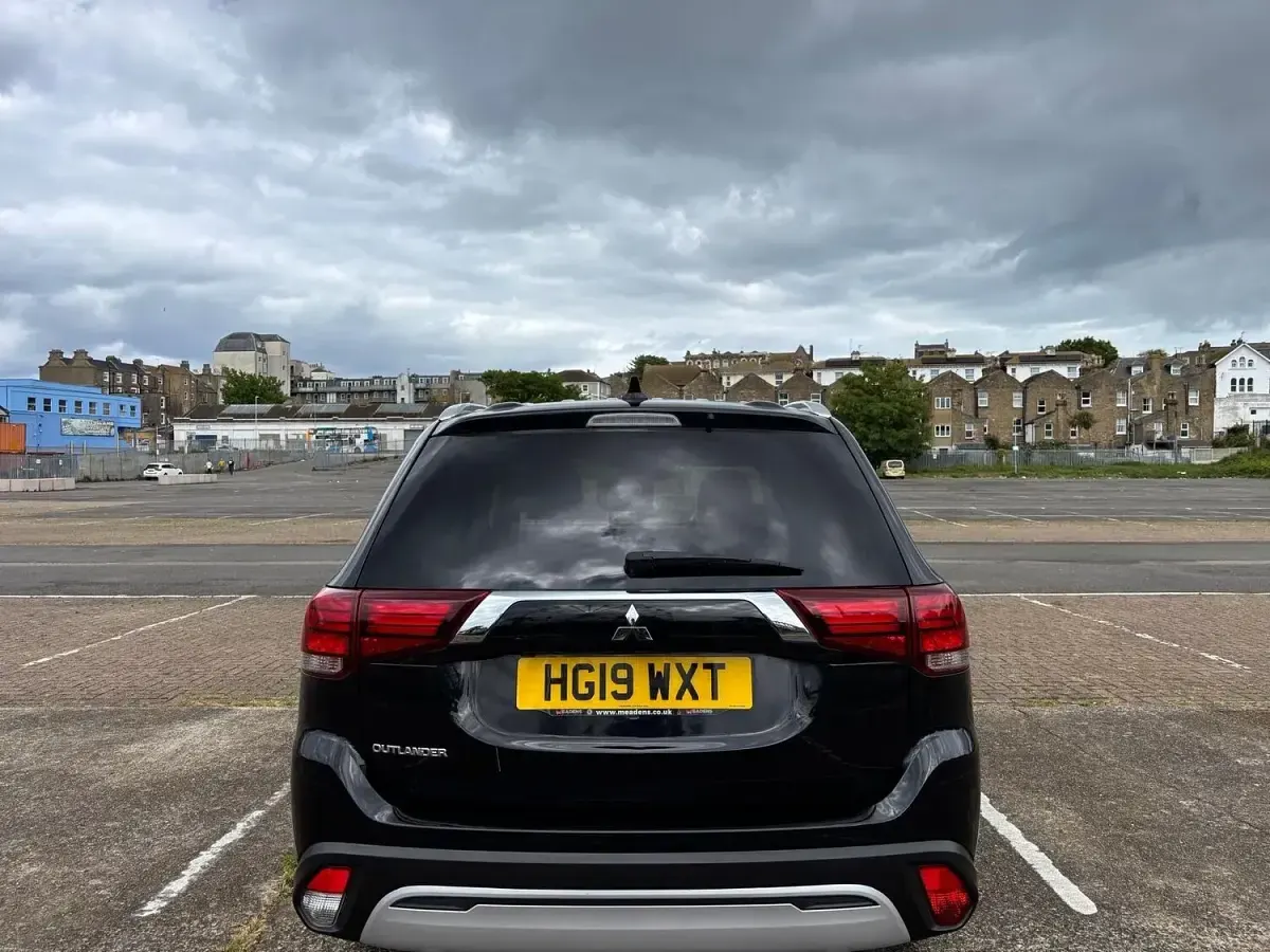 Used Mitsubishi Outlander 150 HP (110 kW) 2019 Black SUV