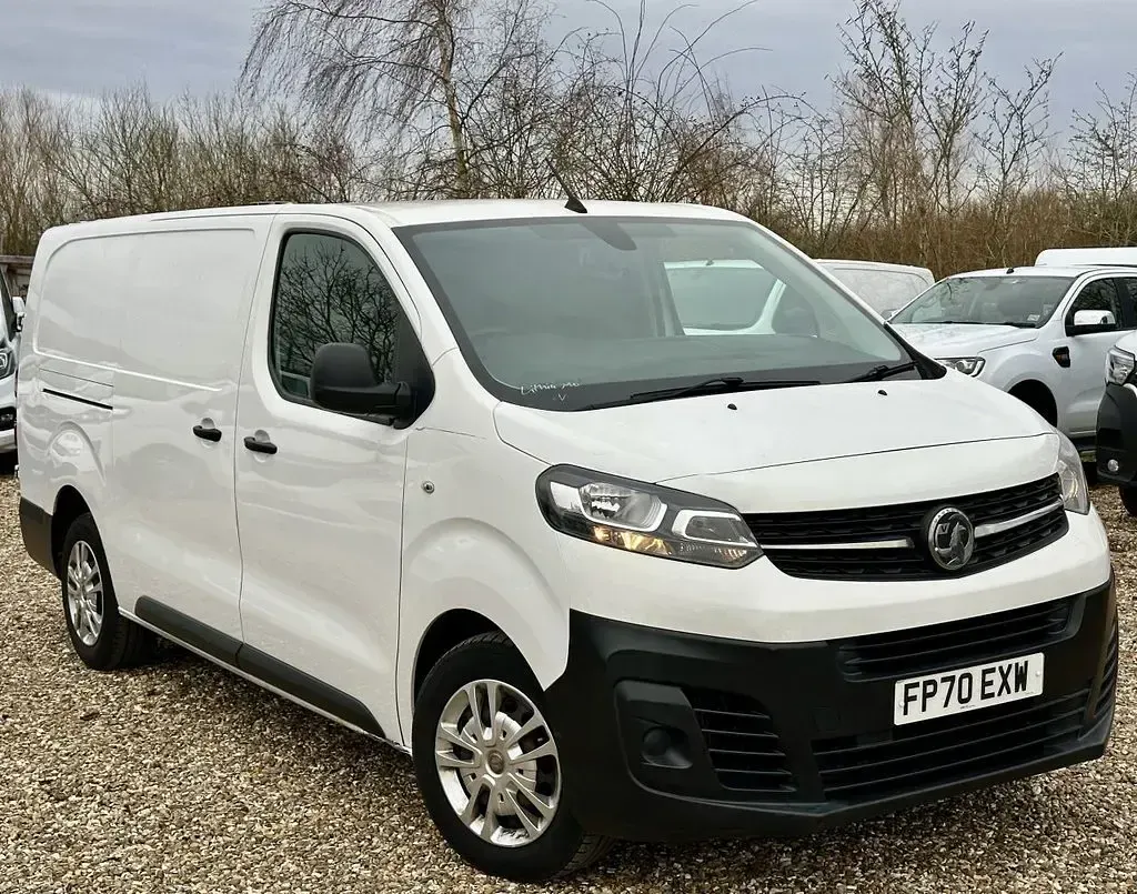 Used Vauxhall Vivaro S 120 HP (88 kW) 2020 White MPV