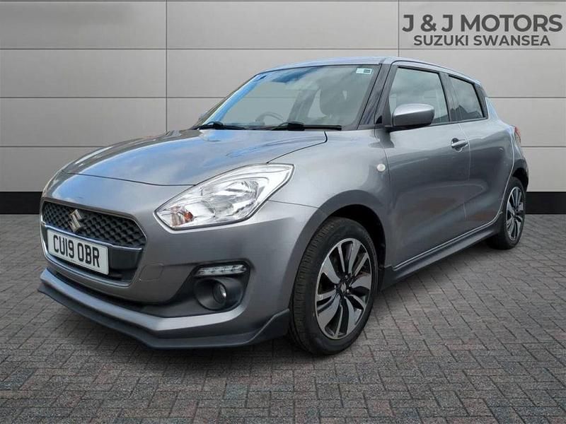 Used Suzuki Swift 90 HP (66 kW) 2019 Silver Hatchback
