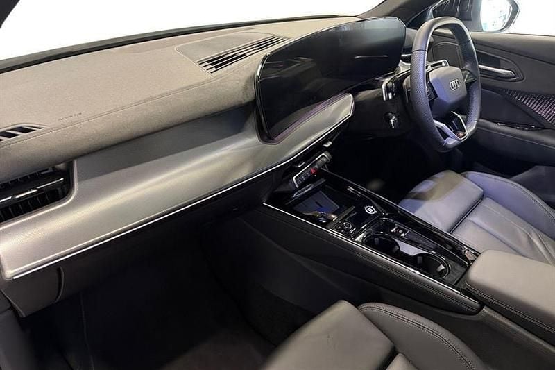 New Audi Q3 Design 150 HP (110 kW) 2025 Glacier white SUV