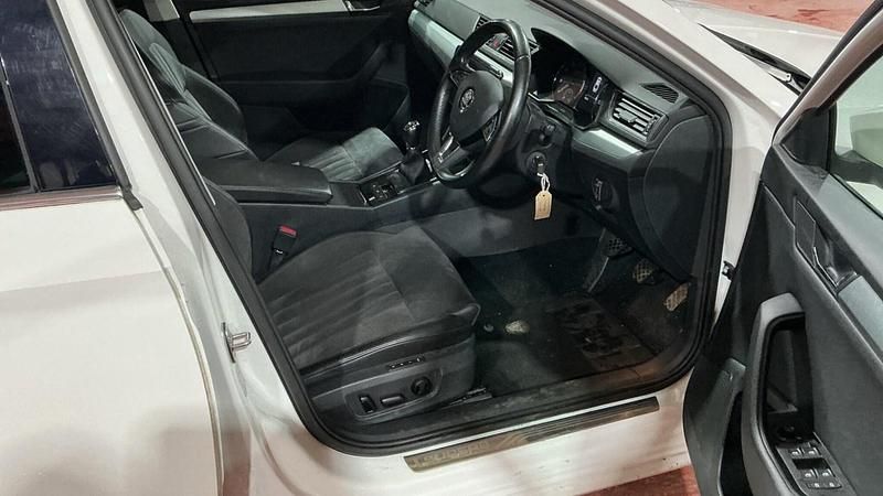 Used Skoda Superb SE Technology 150 HP (110 kW) 2018 White Hatchback